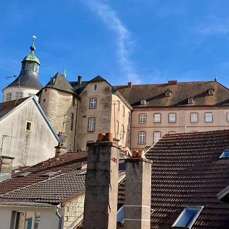 Apartment Avec Balcon + Parking + Box Velos *
