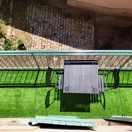 Avec Balcon + Parking + Box Velos *